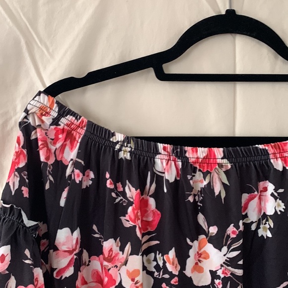 Off the shoulder black and floral print top. New in bag, unbranded, comfortable - Picture 2 of 8